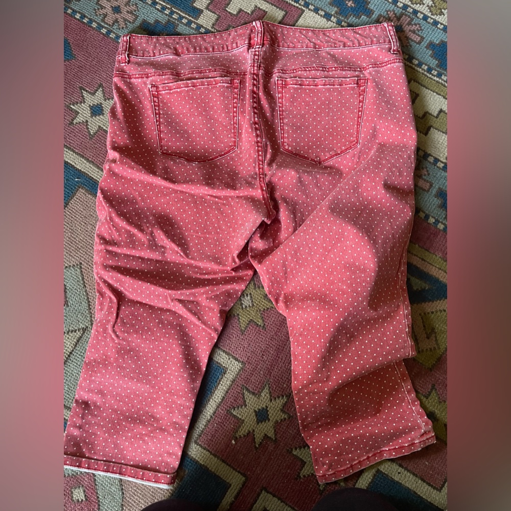 Torrid Capri Denim Size 16 Red with White Polka Dots